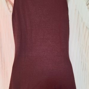 Sleeveless V neck casual sweater Medium